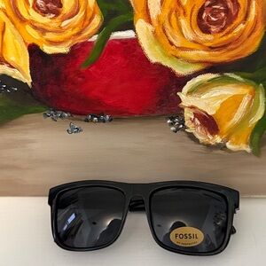New Fossil Sunglasses ( never worn)